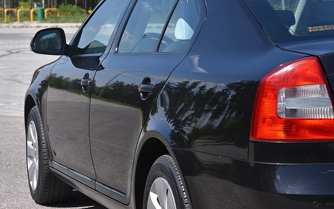 Skoda Octavia cena 19900 przebieg: 200000, rok produkcji 2011 z Kielce małe 667